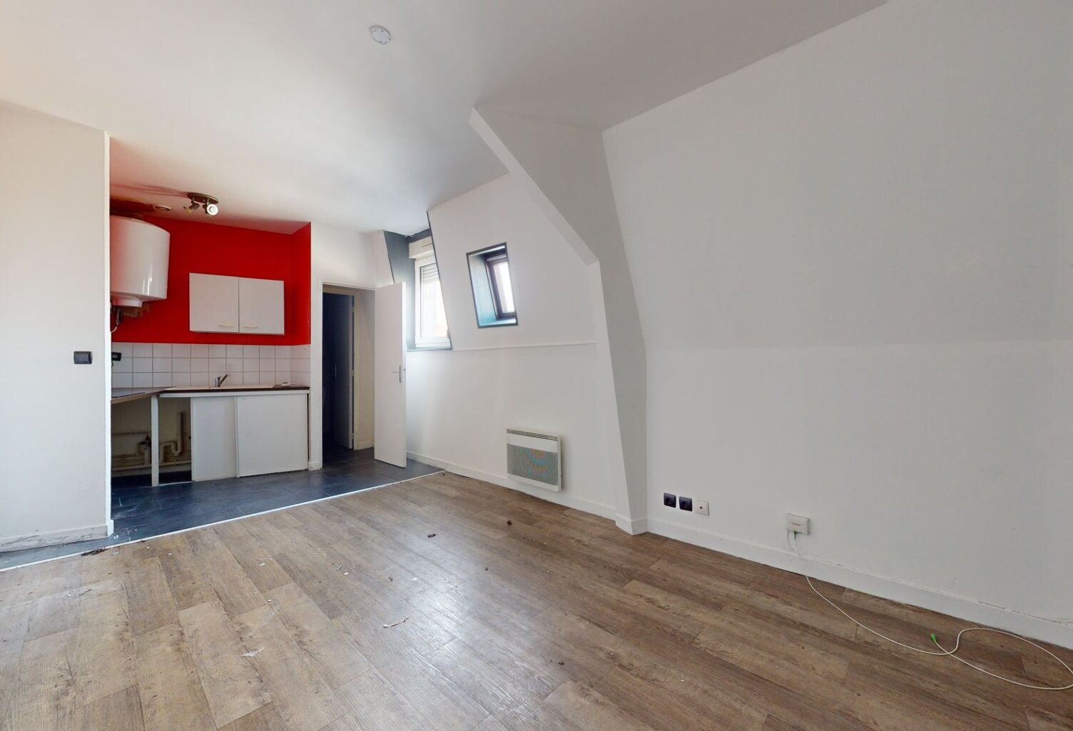 T2 EN DERNIER ETAGE DERRIERE LA GARE — photo 1
