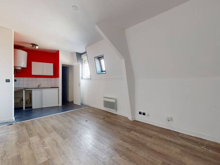 T2 EN DERNIER ETAGE DERRIERE LA GARE — photo 1