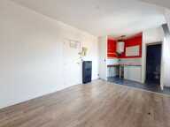T2 EN DERNIER ETAGE DERRIERE LA GARE — photo 2