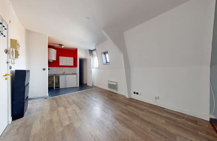 T2 EN DERNIER ETAGE DERRIERE LA GARE — photo 3