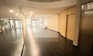 Bureau  401 m² à louer à Écully (69130)