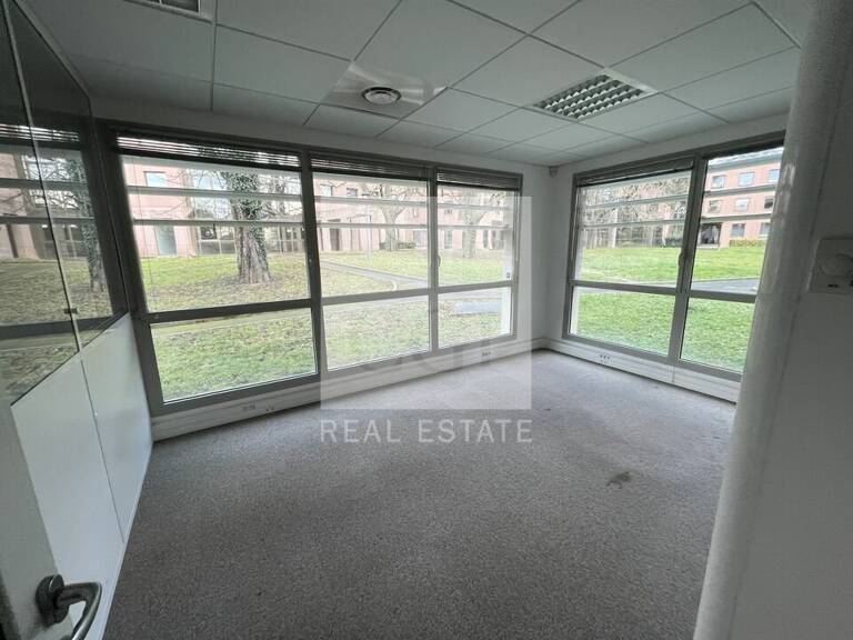 BUREAUX à LOUER — photo 1