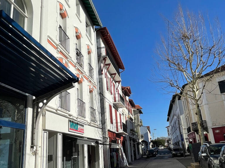 St Jean de Luz - Immeuble de 6 appartements et un local commercial — photo 1