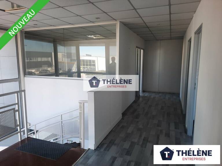BUREAUX à LOUER — photo 1