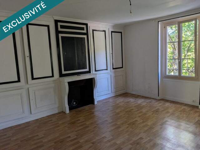 Jolie maison de ville ancienne rénovée SALINS LES BAINS  JURA — photo du bien