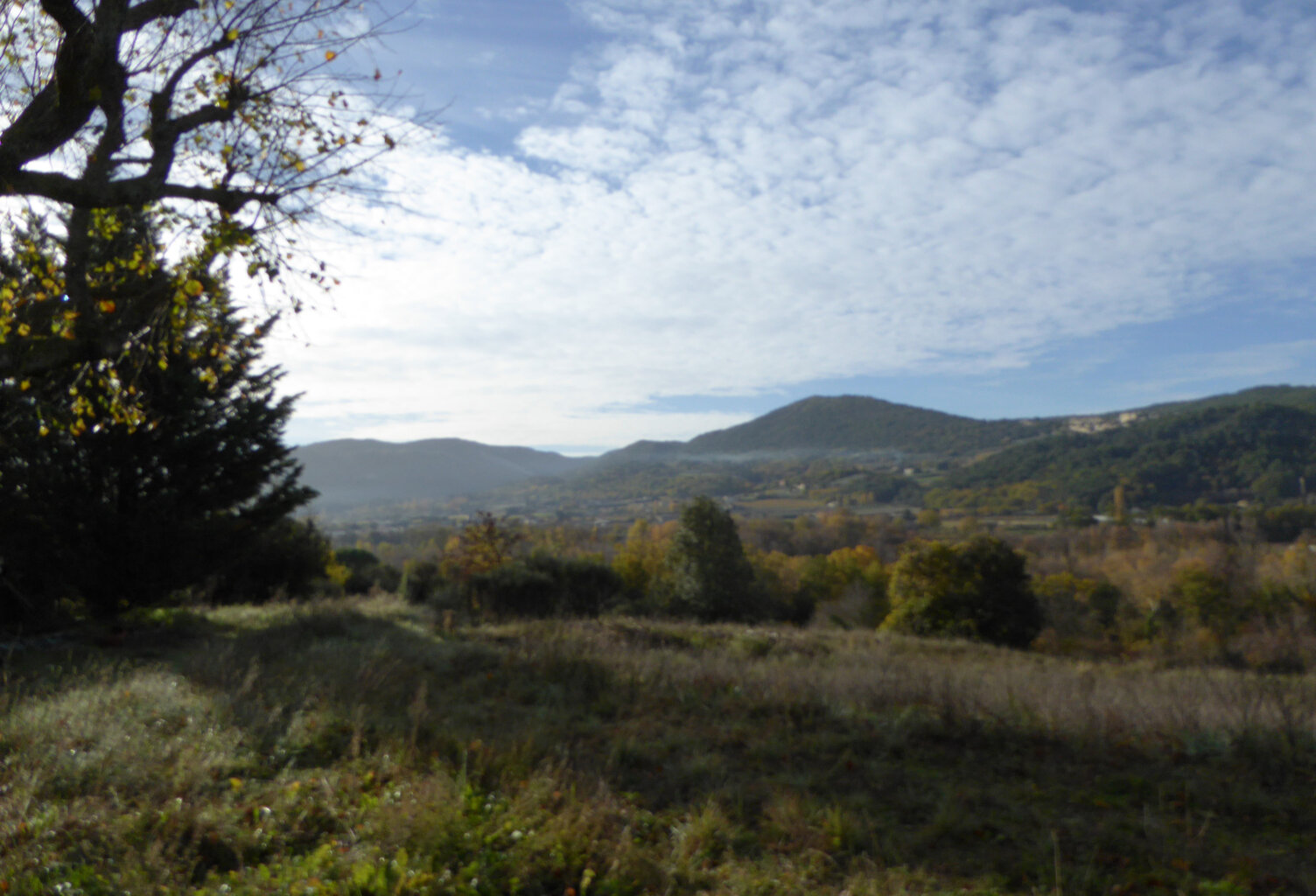 Terrain constructible avec permis de construire — photo 1