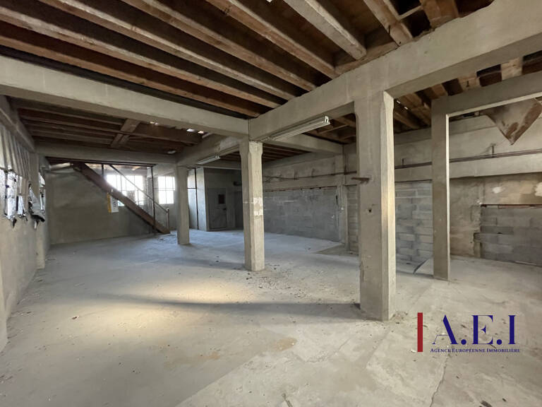 Local Commercial et Bâtiments 330 m² sur 420 m² de Terrain — photo 1