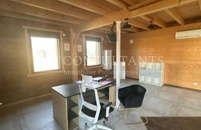 ENTREPOT + BUREAU à louer — photo 2