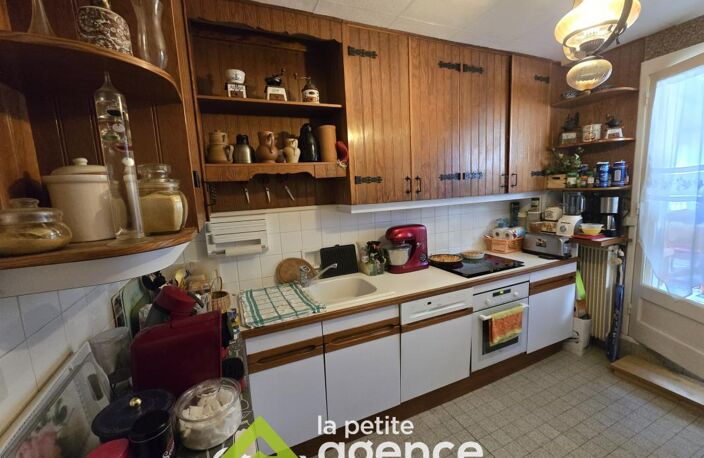 SAINT-AMAND MONTROND: Maison T4 sur sous-sol, sur un terrain — photo 3