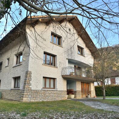 Maison 10 pièces 243000 €