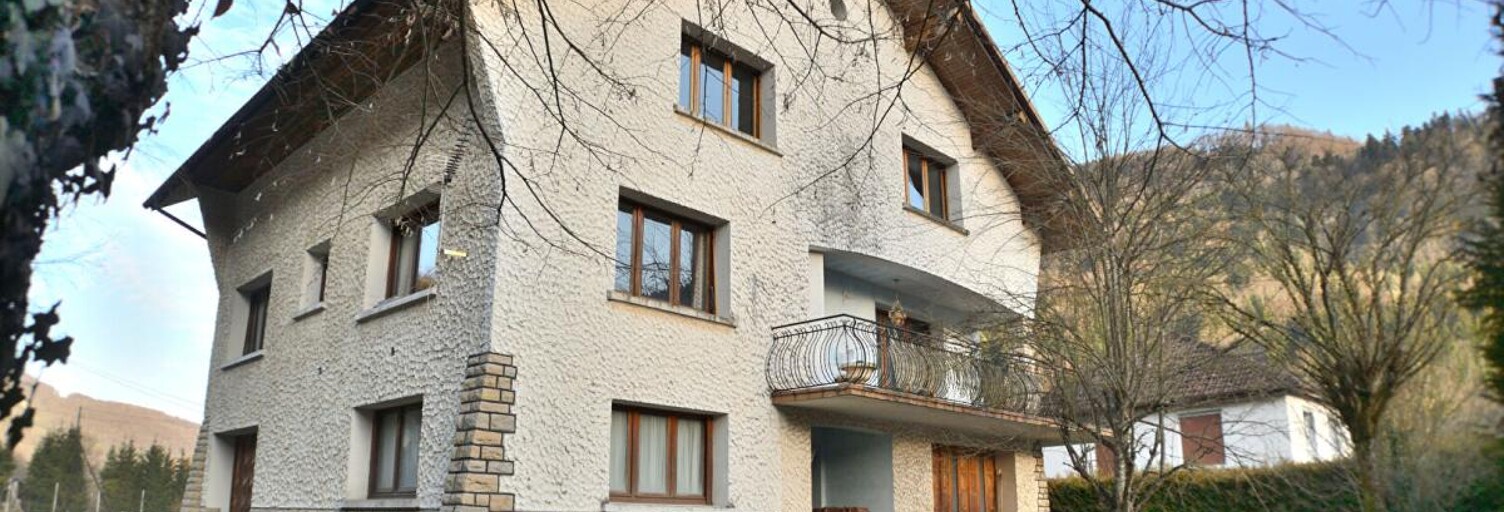 Maison 10 Pièces 209 m² à vendre à Saint-Hippolyte (25190)