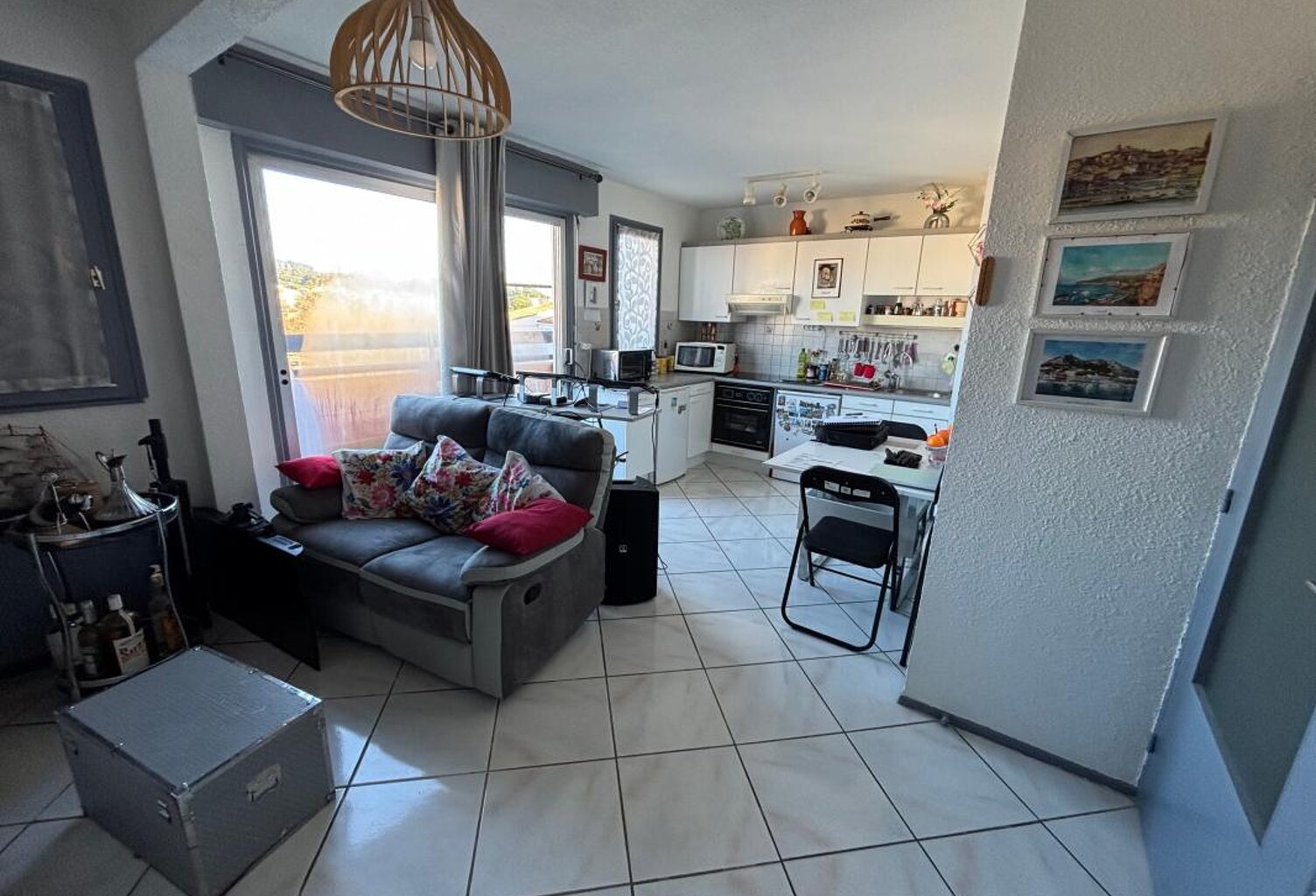 Appartement T2 meublé avec vue dégagée et ascenseur au 4ème et dernier étage — photo 1