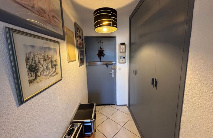 Appartement T2 meublé avec vue dégagée et ascenseur au 4ème et dernier étage — photo 5