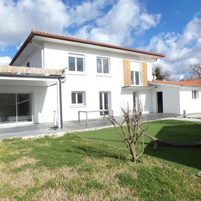 Maison 6 pièces 195 m²