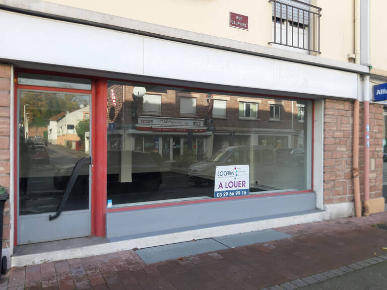 Local Professionnel de 70m2, 24 rue Dauphine 88100 Saint-Dié — photo 1
