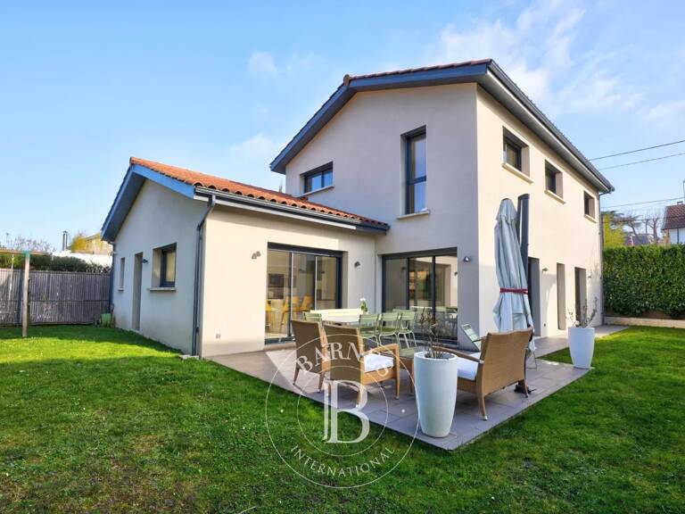 TASSIN-LA-DEMI-LUNE - BOURG - Maison de 155 m² environ - 5 chambres - Terrain 362m²- Garage — photo 1