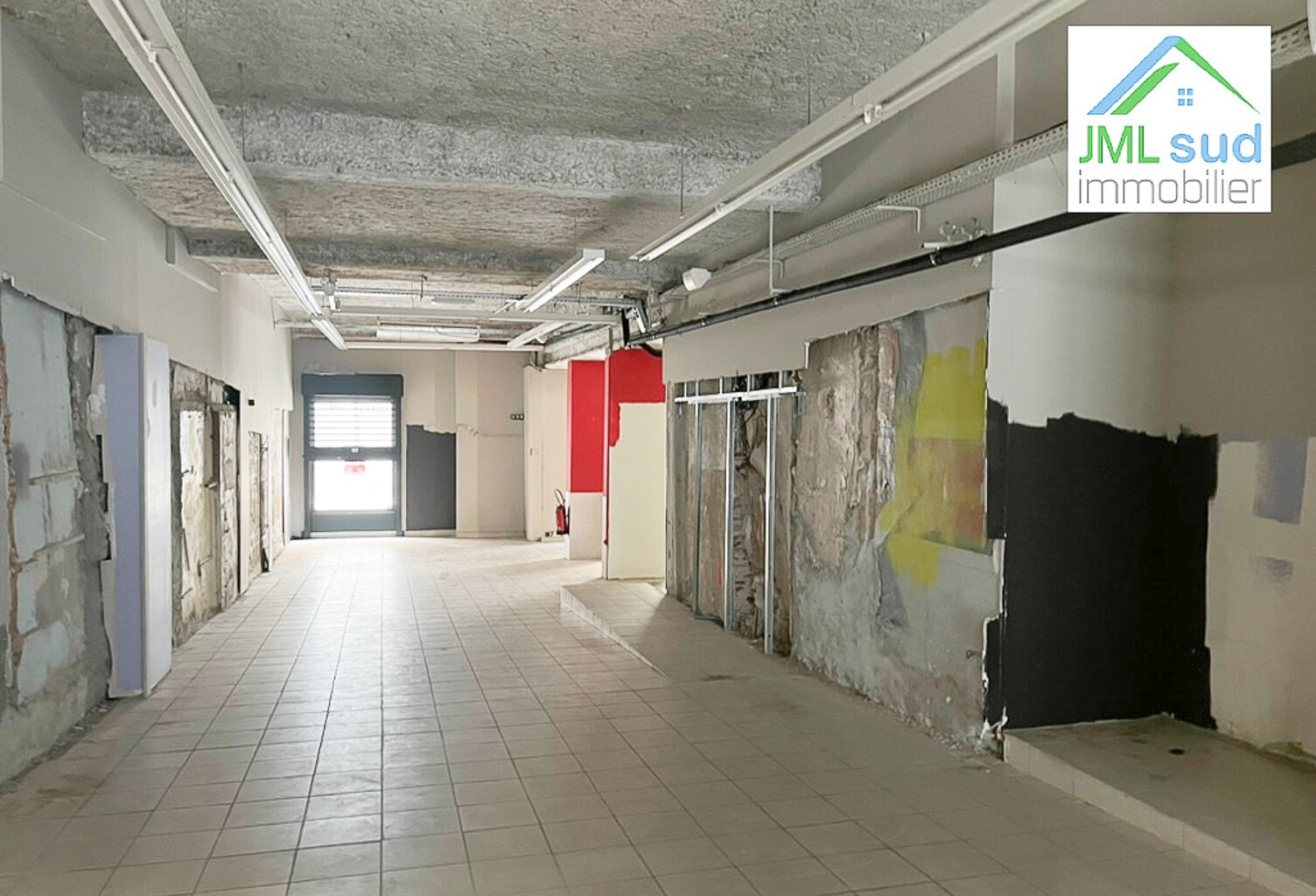 A Toulon en location un local de 210 m2 en centre ville. — photo 1