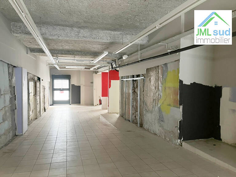 A Toulon en location un local de 210 m2 en centre ville. — photo 1