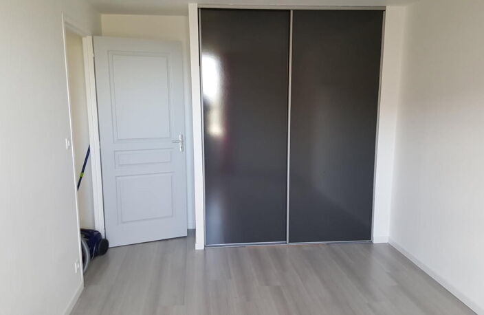 Ferme divisée + dépendances — photo 4
