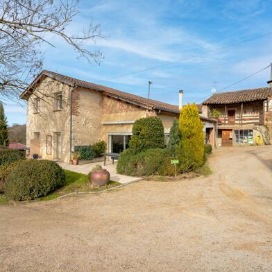 Maison 15 pièces 597000 €