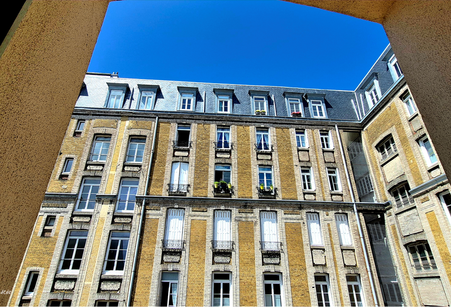DIEPPE CENTRE - APPARTEMENT F2 DUPLEX / 3EME ÉTAGE / AUCUNS — photo 1