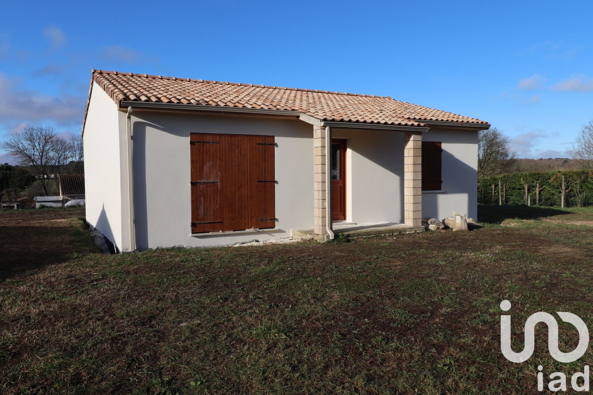 Montguyon - 900m² - 1p.