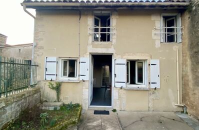 vente maison 77 900 € à proximité de Aunac-sur-Charente (16460)