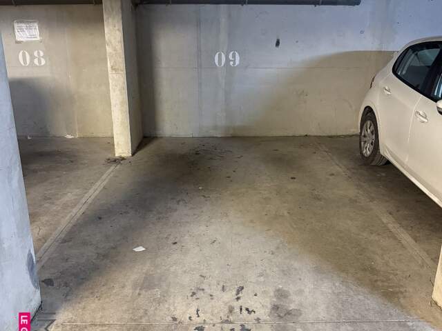 Parking intérieur — photo du bien