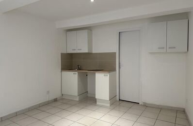 location appartement 340 € CC /mois à proximité de Les Cabanes de Fleury (11560)