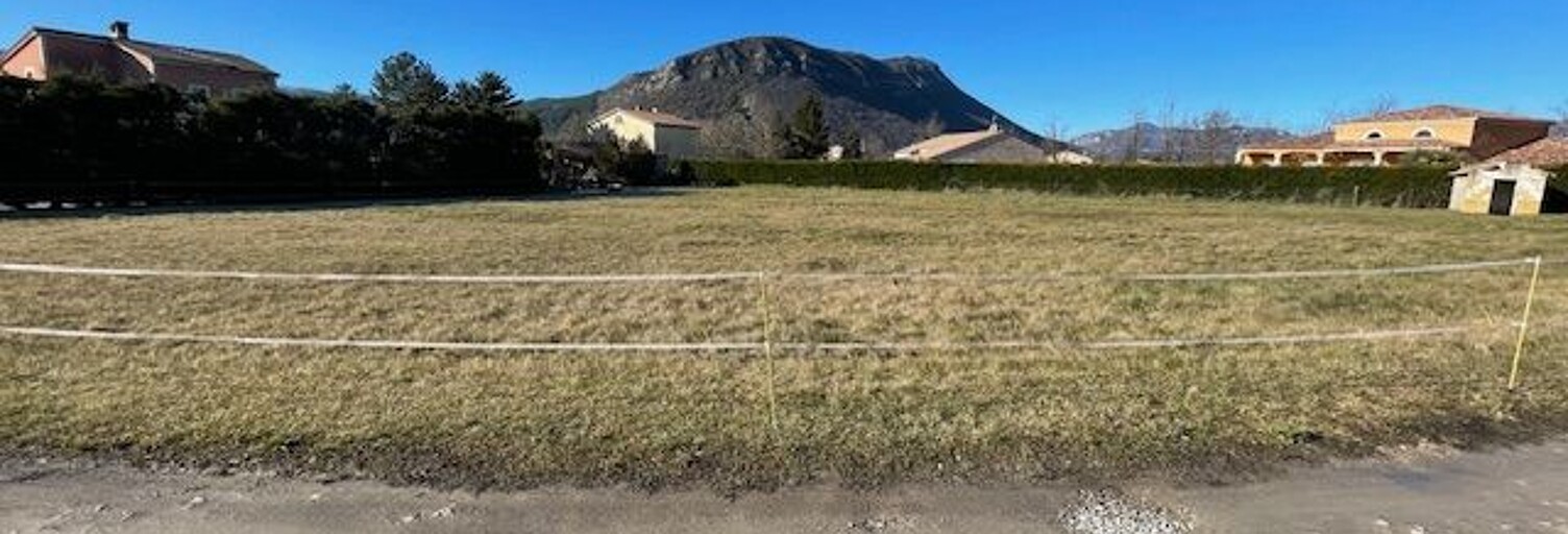 Terrain  2137 m² à vendre à Laragne-Montéglin (05300)