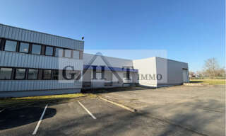 Local industriel  2280 m² à louer à Louvres (95380)