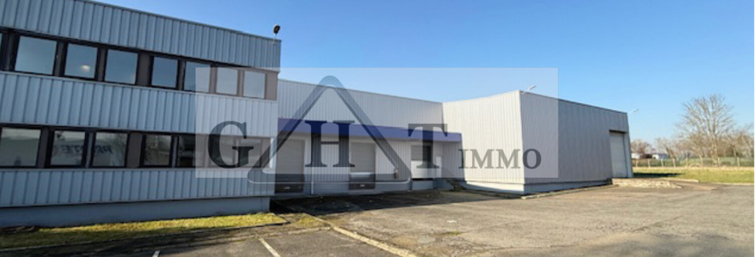 Local industriel  2280 m² à louer à Louvres (95380)