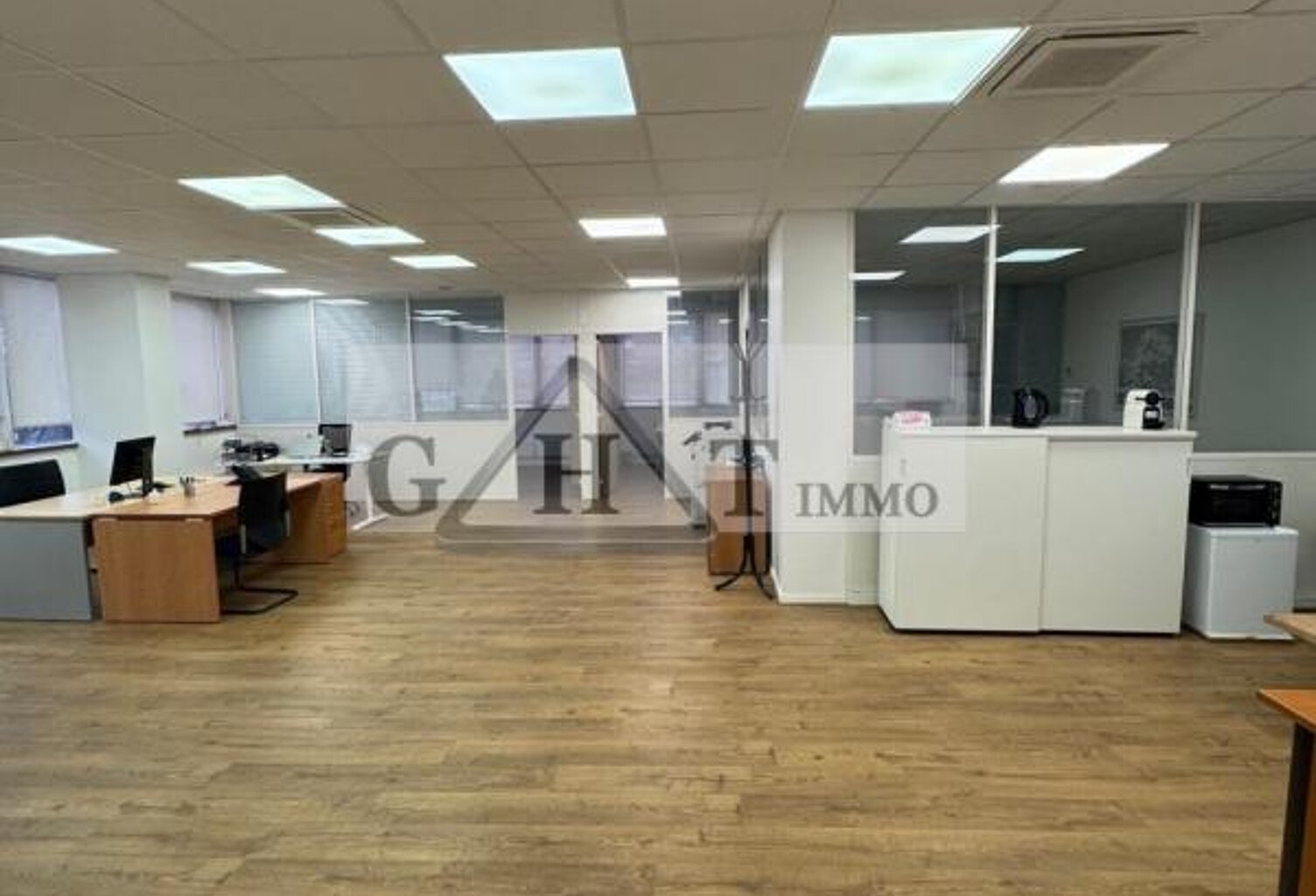 À LOUER, Plateau de bureaux 150 m², Emplacement n°1 à Maisons-Alfot — photo 1
