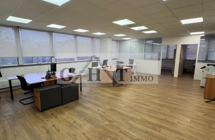 À LOUER, Plateau de bureaux 150 m², Emplacement n°1 à Maisons-Alfot — photo 2
