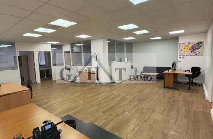 À LOUER, Plateau de bureaux 150 m², Emplacement n°1 à Maisons-Alfot — photo 3