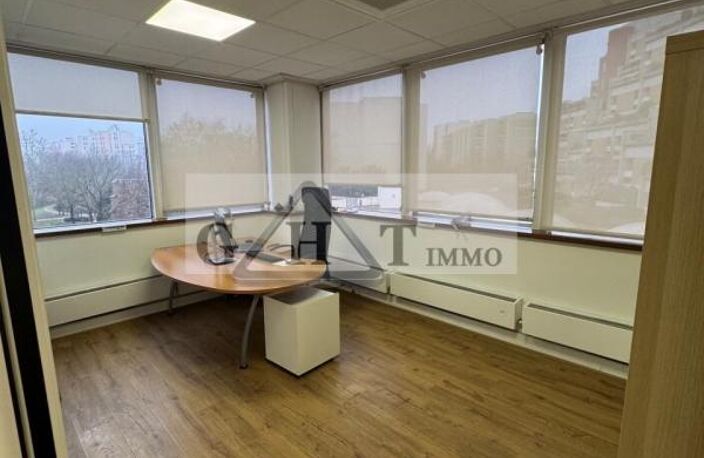 À LOUER, Plateau de bureaux 150 m², Emplacement n°1 à Maisons-Alfot — photo 4