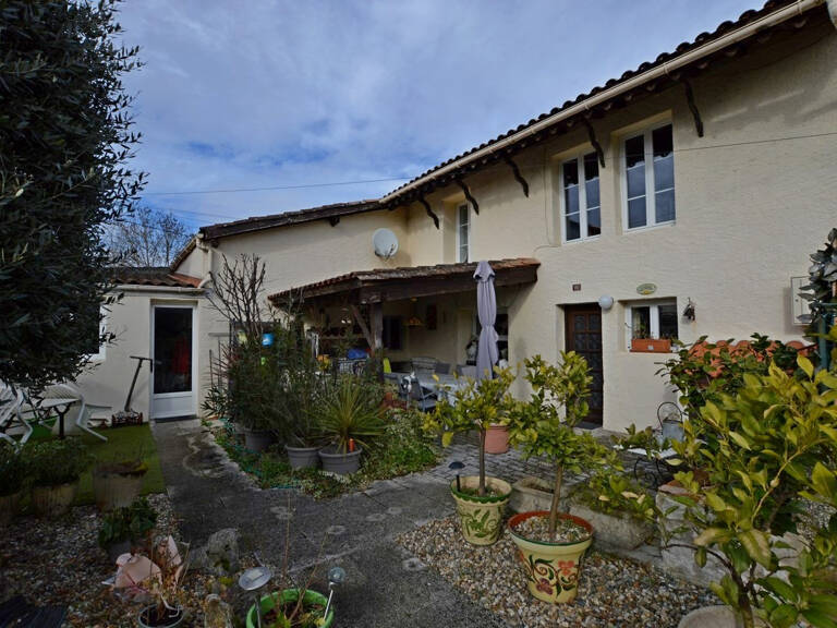 Charmante maison de village avec deux logements indépendants  — photo 1