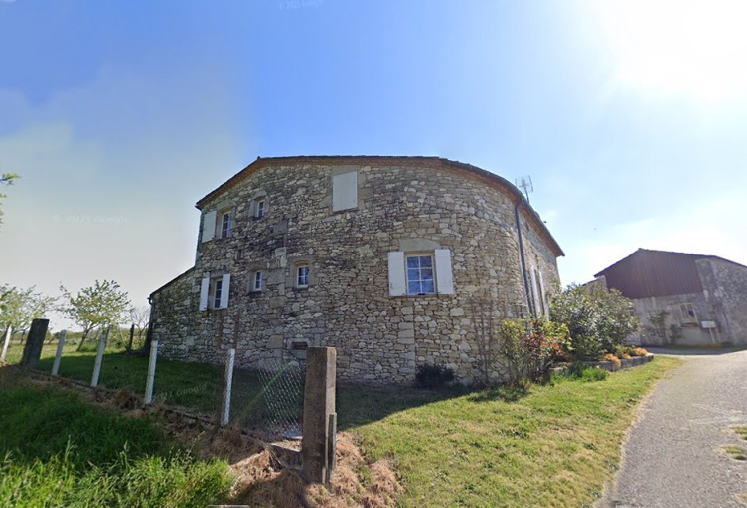 Elégante maison en pierre — photo 1