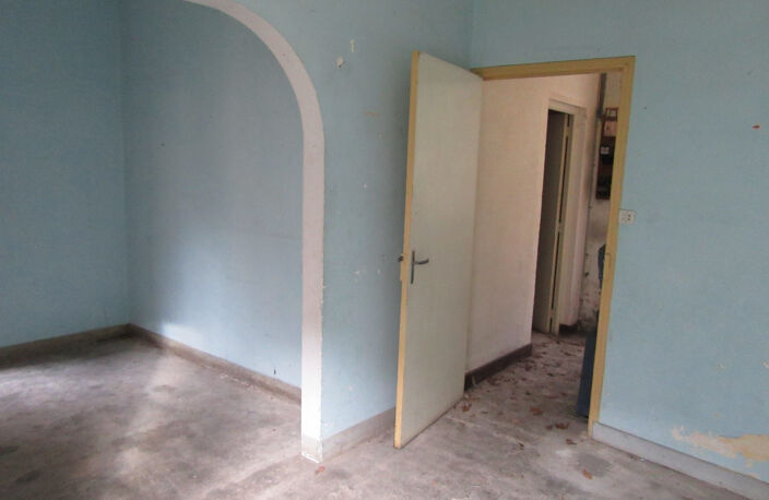 EXCLUSIVITE CONQUES Maison en pierre de 104 m² environ avec jardin à rénover  — photo 4