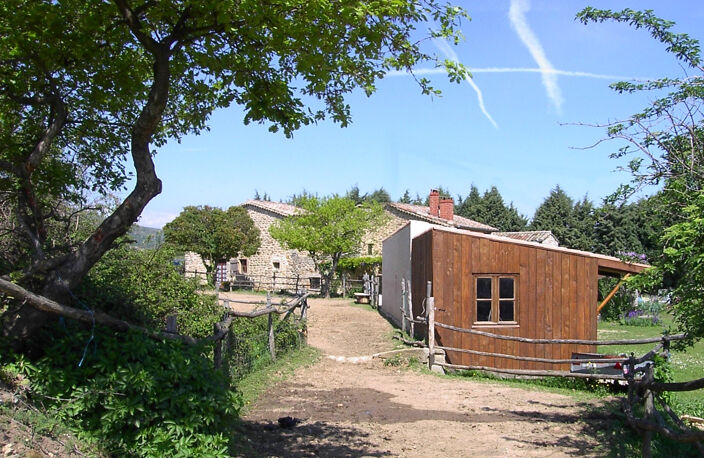 MAISON EN PIERRE  DE 181 M2 AVEC GÎTE SUR UN  TERRAIN CONSTR — photo 4