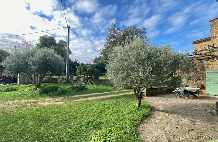 MAISON EN PIERRE  DE 181 M2 AVEC GÎTE SUR UN  TERRAIN CONSTR — photo 5