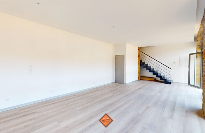 Magnifique appartement-Maison Village  de 102m² lumineux dans un ancien corps de ferme à Ville sur Jarnioux — photo 3