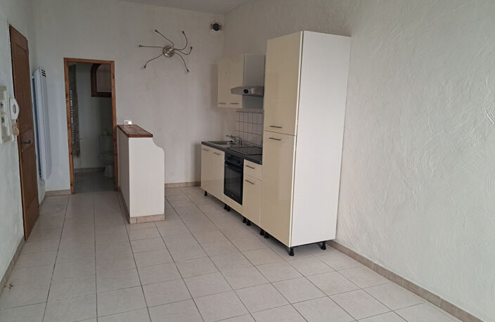 Vente Pertuis centre, LC gestion vous propose un studio actuellement loué ans une rue calme — photo 2
