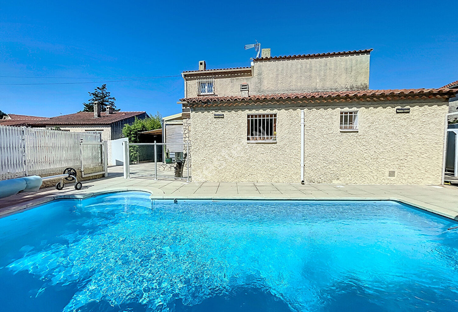 Six-fours les plages Maison T6 de 125 m² sur un terrain de 46... — photo 1