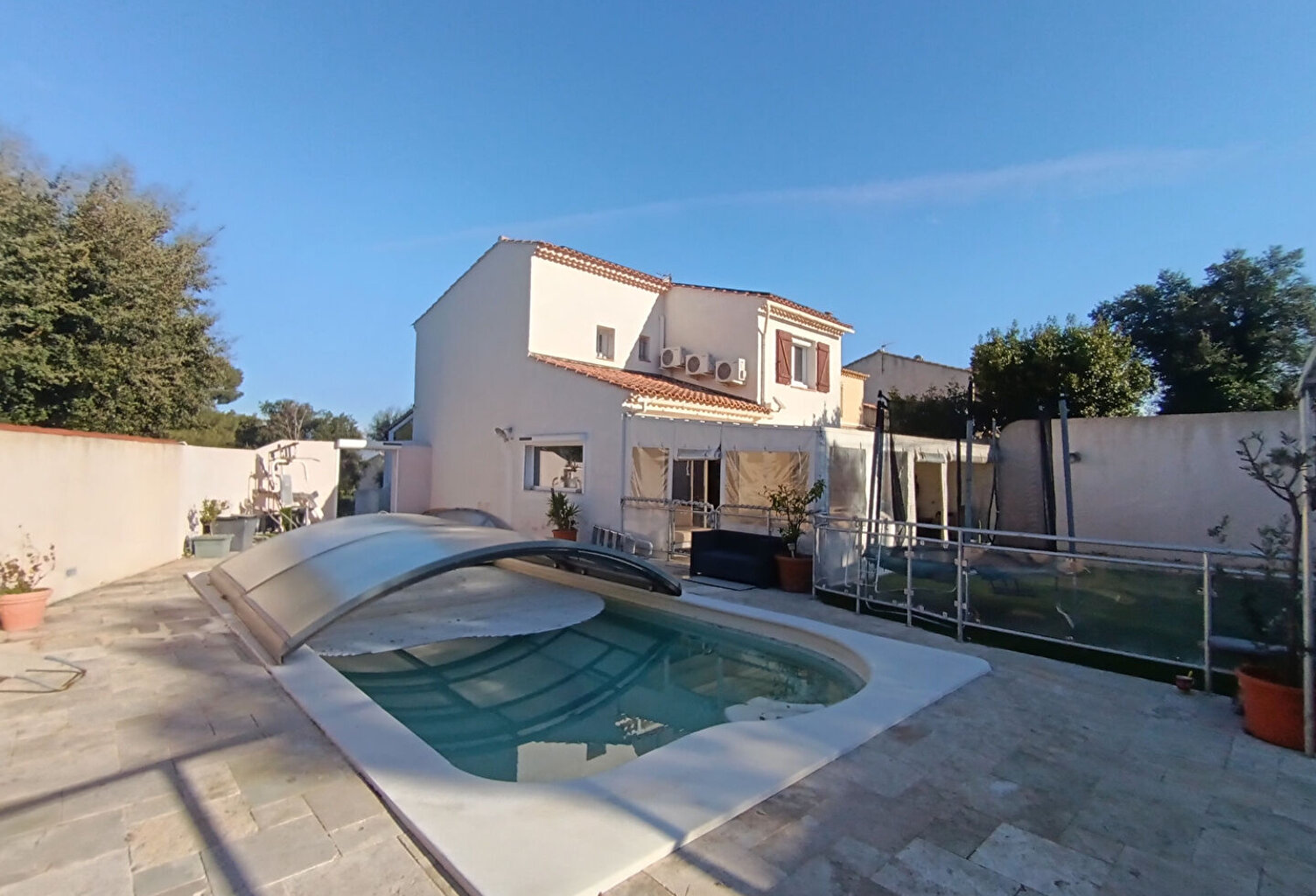 La Seyne. Maison T6 de 115 m² avec garage de 40 m² sur 400 m²... — photo 1