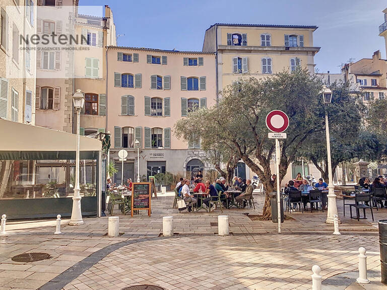 EXCLUSIVITE Murs commerciaux de 83 m2 à deux pas du Port et d... — photo 1