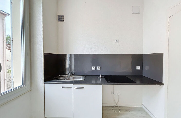 Toulon EST Appartement de 2 pièces de 49.70 m² — photo 2