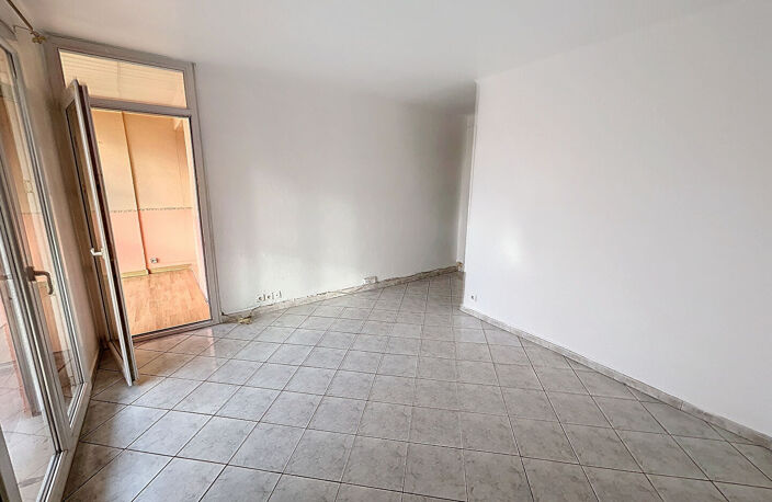 Appartement T3 de 52.35m² balcon et cave — photo 2