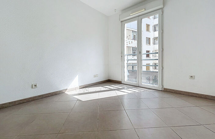 Appartement de 2 pièces  de 42 m² à Toulon Est — photo 4