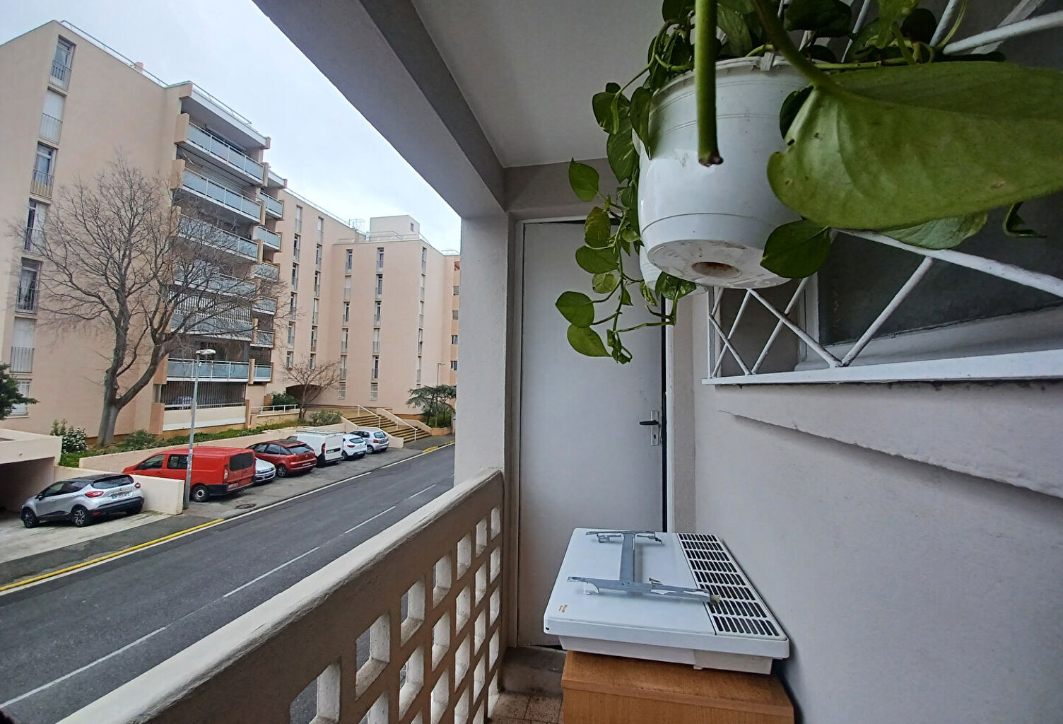 Toulon Port Marchand Appartement de 1 pièce — photo 1